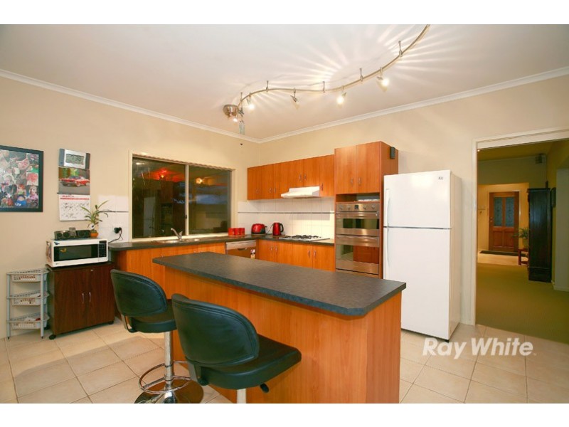 29 Scotsdale Drive, Cranbourne East VIC 3977
