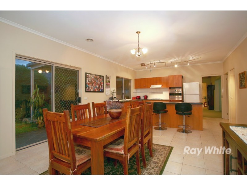 29 Scotsdale Drive, Cranbourne East VIC 3977