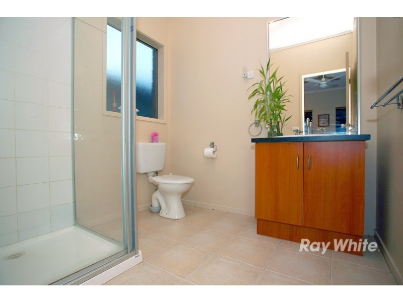 29 Scotsdale Drive, Cranbourne East VIC 3977