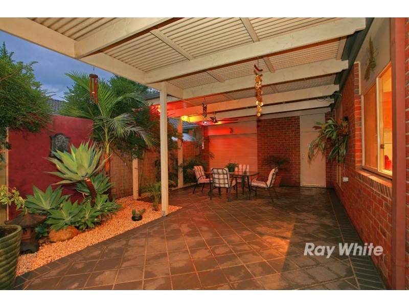 29 Scotsdale Drive, Cranbourne East VIC 3977