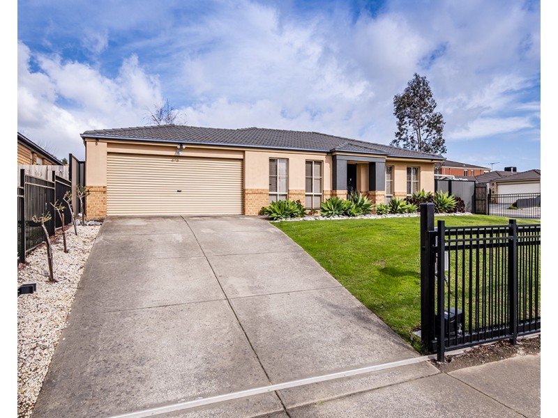 37 Central Parkway, Cranbourne West VIC 3977