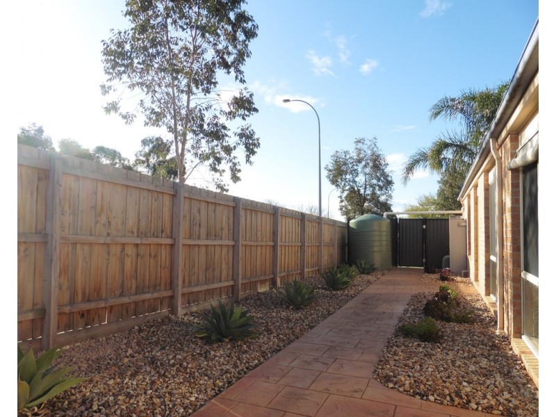 37 Central Parkway, Cranbourne West VIC 3977