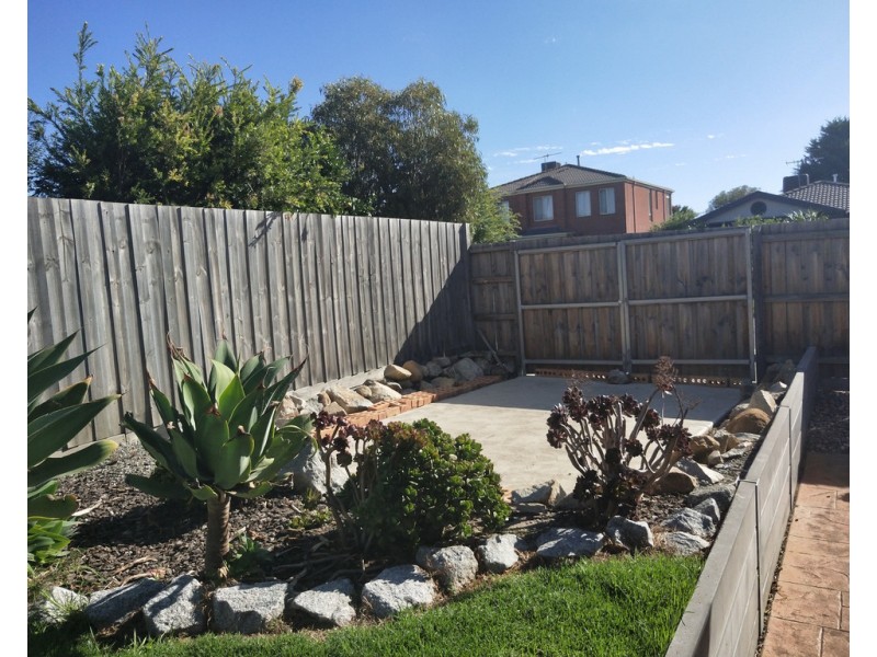 37 Central Parkway, Cranbourne West VIC 3977