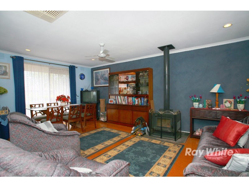 2 Gray Street, Cranbourne North VIC 3977