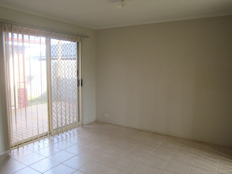 7 Taplan Crescent, Cranbourne West VIC 3977