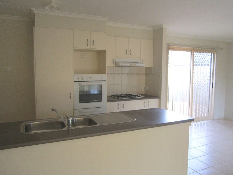 7 Taplan Crescent, Cranbourne West VIC 3977