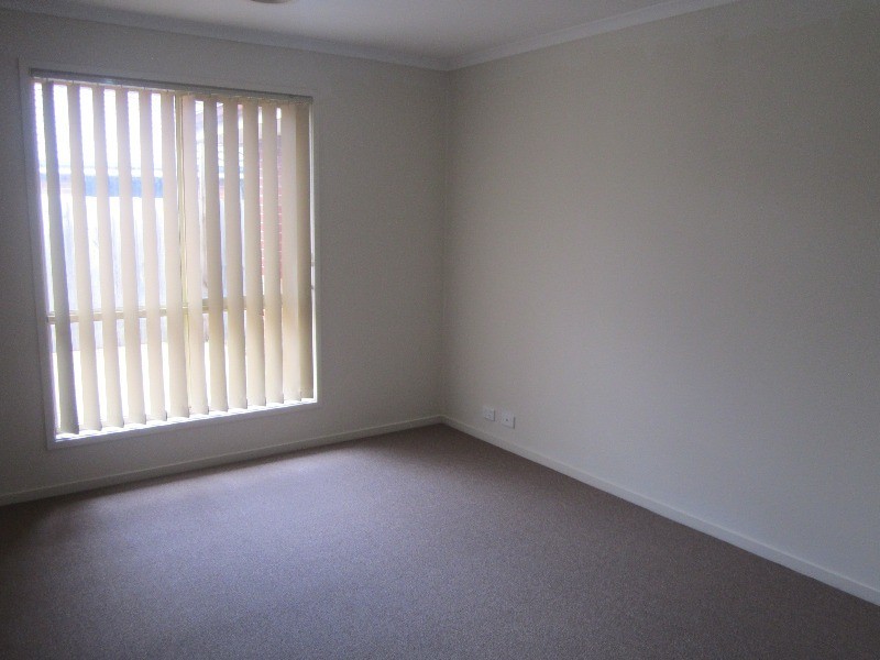 7 Taplan Crescent, Cranbourne West VIC 3977