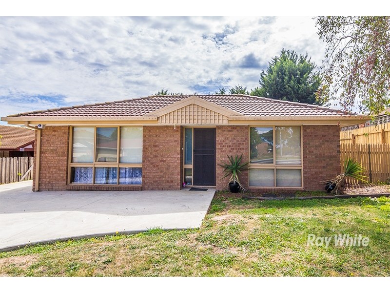 8 Fleetwood Drive, Narre Warren VIC 3805