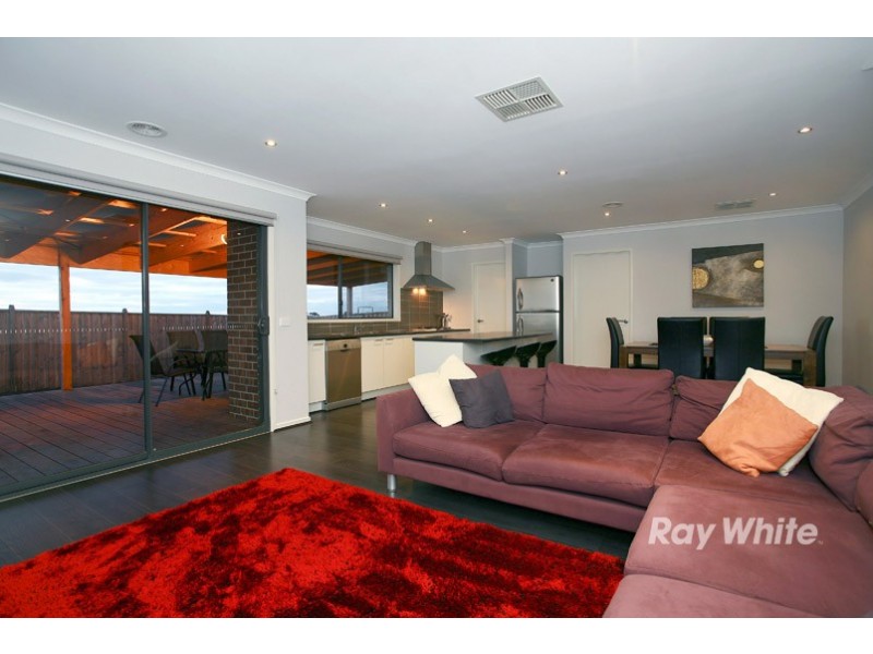 28 Bayley Place, Cranbourne West VIC 3977