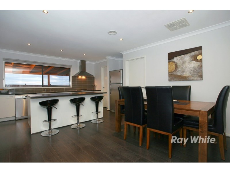 28 Bayley Place, Cranbourne West VIC 3977