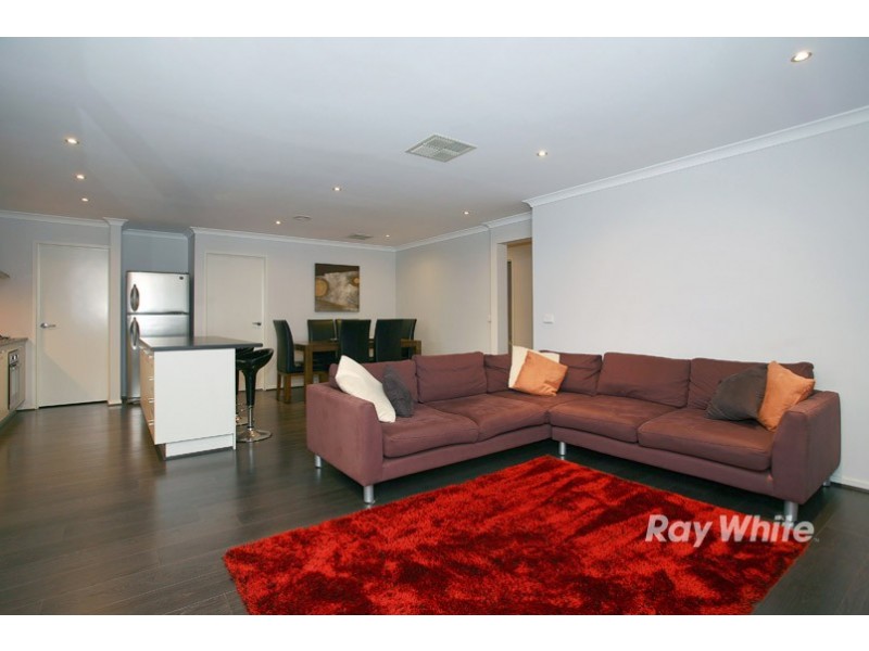 28 Bayley Place, Cranbourne West VIC 3977