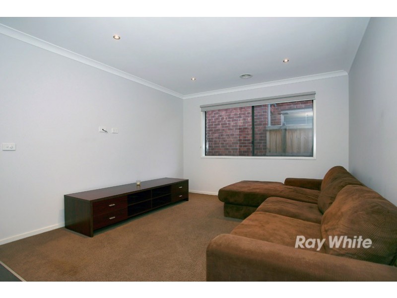28 Bayley Place, Cranbourne West VIC 3977