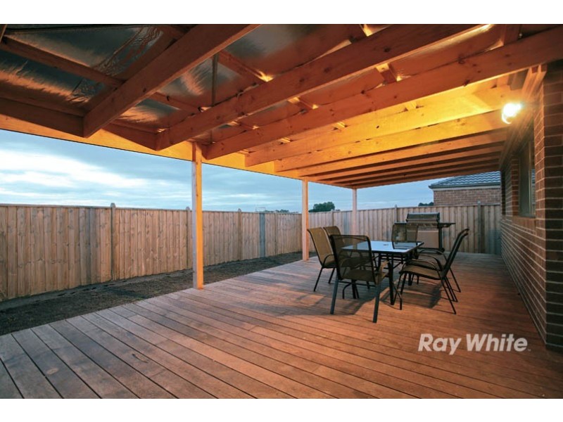 28 Bayley Place, Cranbourne West VIC 3977