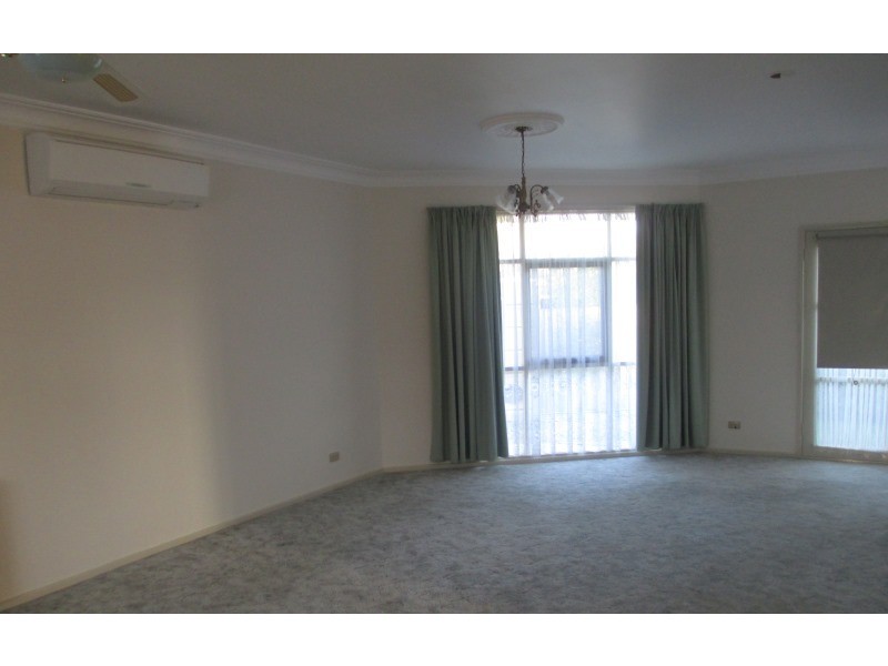 4/2 Gardner Street, Koo Wee Rup VIC 3981