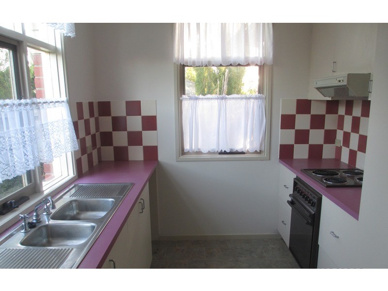 4/2 Gardner Street, Koo Wee Rup VIC 3981