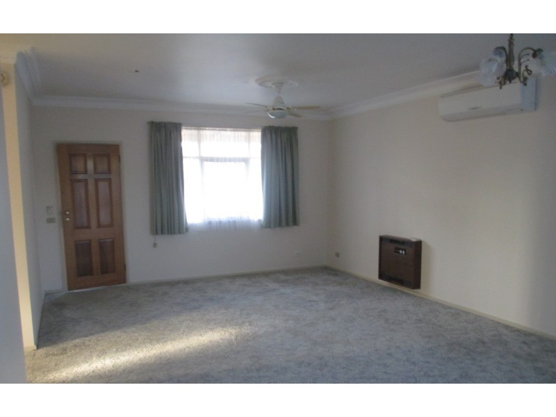 4/2 Gardner Street, Koo Wee Rup VIC 3981