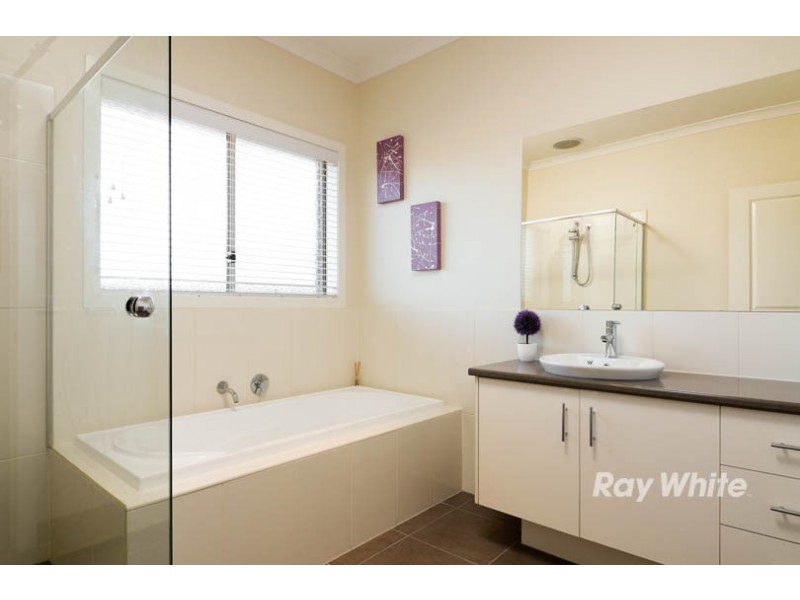 3 Dalray Street, Sandhurst VIC 3977