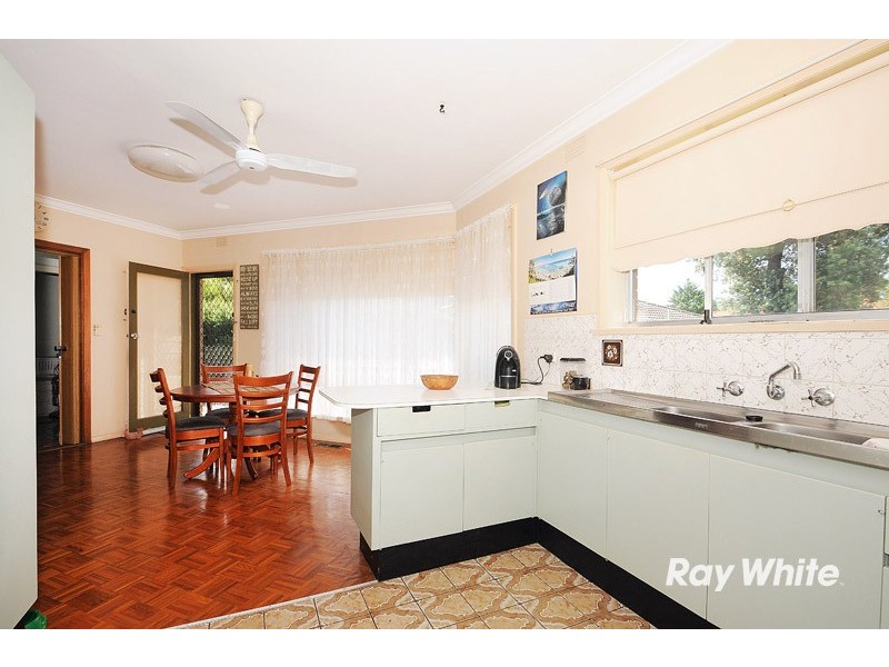 2 Walter Street, Cranbourne VIC 3977