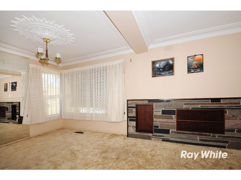 2 Walter Street, Cranbourne VIC 3977