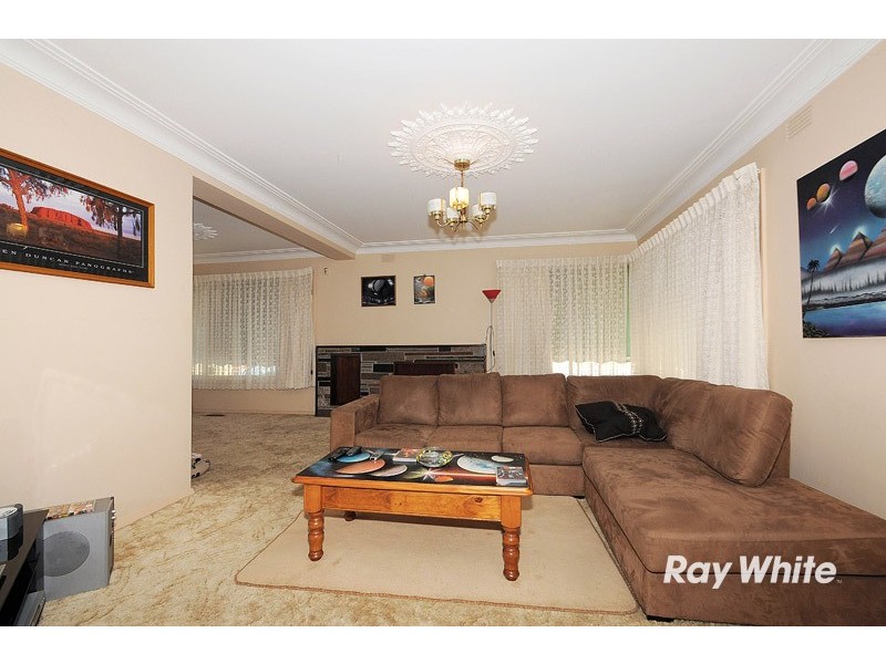 2 Walter Street, Cranbourne VIC 3977