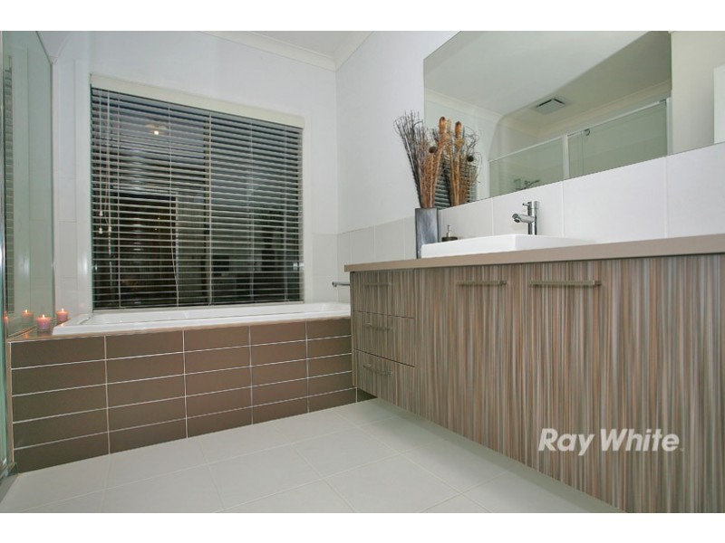 3 Sunnybrook Way, Lyndhurst VIC 3975