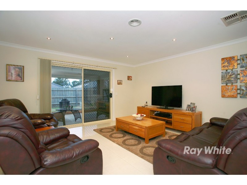 8 Sedgwick Court, Lynbrook VIC 3975