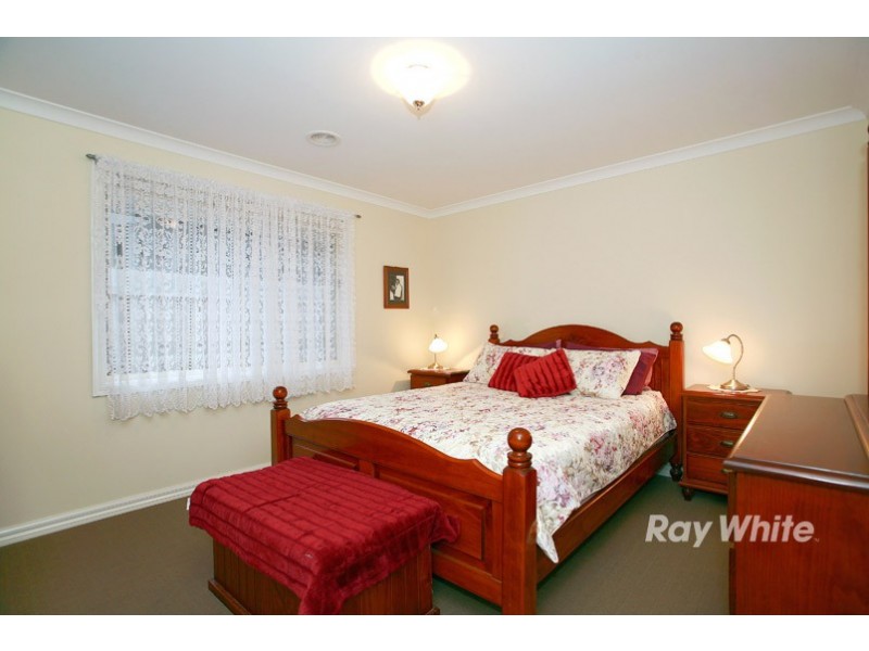 8 Sedgwick Court, Lynbrook VIC 3975