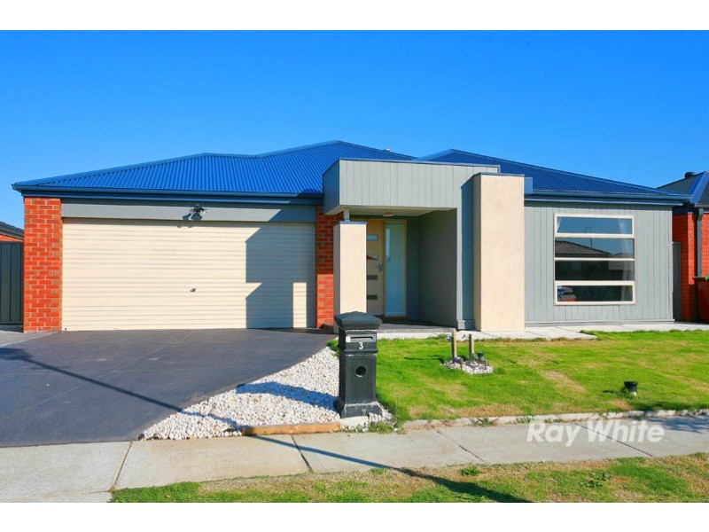 3 Beagle Street, Cranbourne East VIC 3977