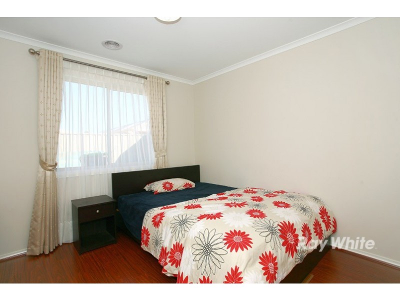 3 Beagle Street, Cranbourne East VIC 3977