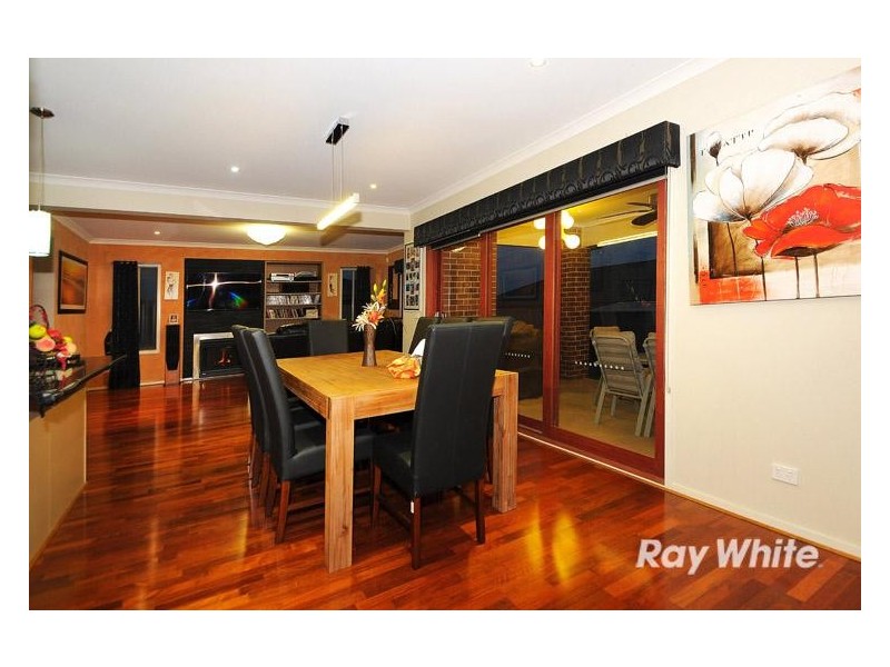 21 Wiltshire Avenue, Cranbourne East VIC 3977