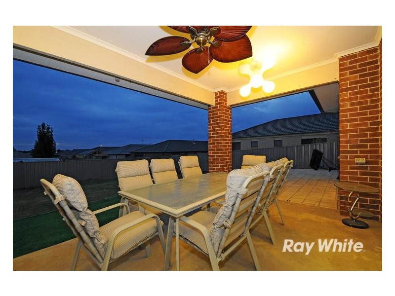 21 Wiltshire Avenue, Cranbourne East VIC 3977