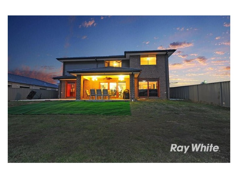 21 Wiltshire Avenue, Cranbourne East VIC 3977