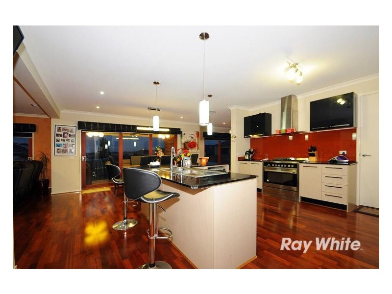 21 Wiltshire Avenue, Cranbourne East VIC 3977