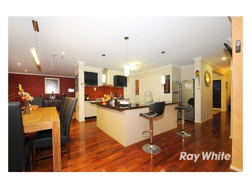 21 Wiltshire Avenue, Cranbourne East VIC 3977