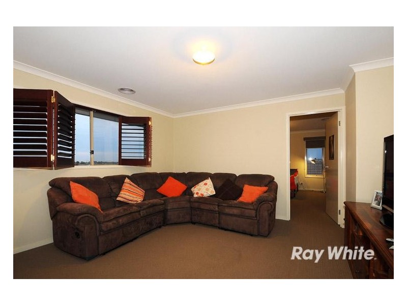 21 Wiltshire Avenue, Cranbourne East VIC 3977