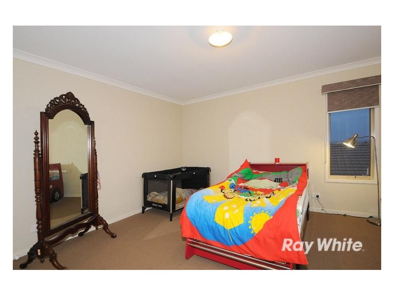 21 Wiltshire Avenue, Cranbourne East VIC 3977