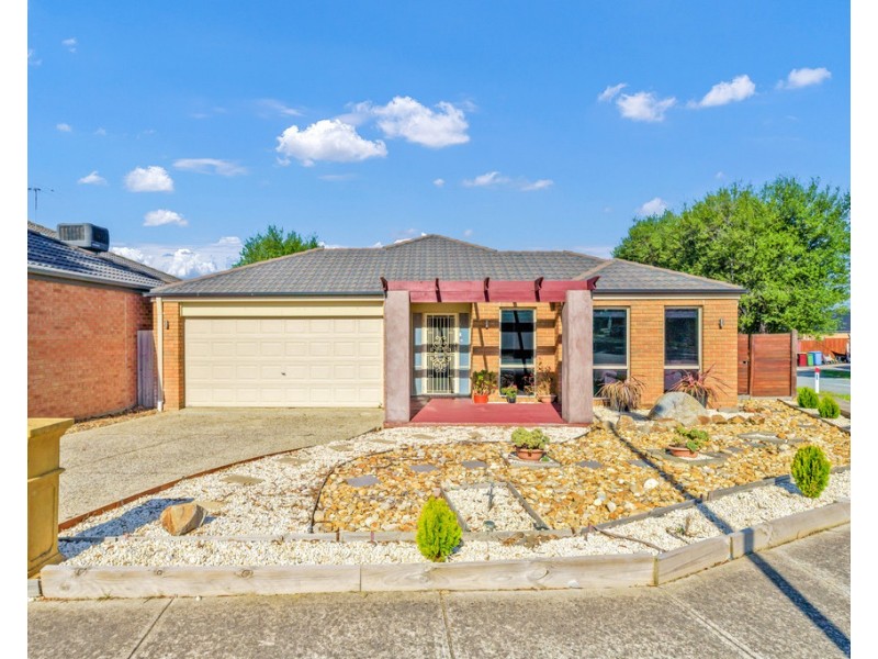 16 Melington Drive, Lyndhurst VIC 3975