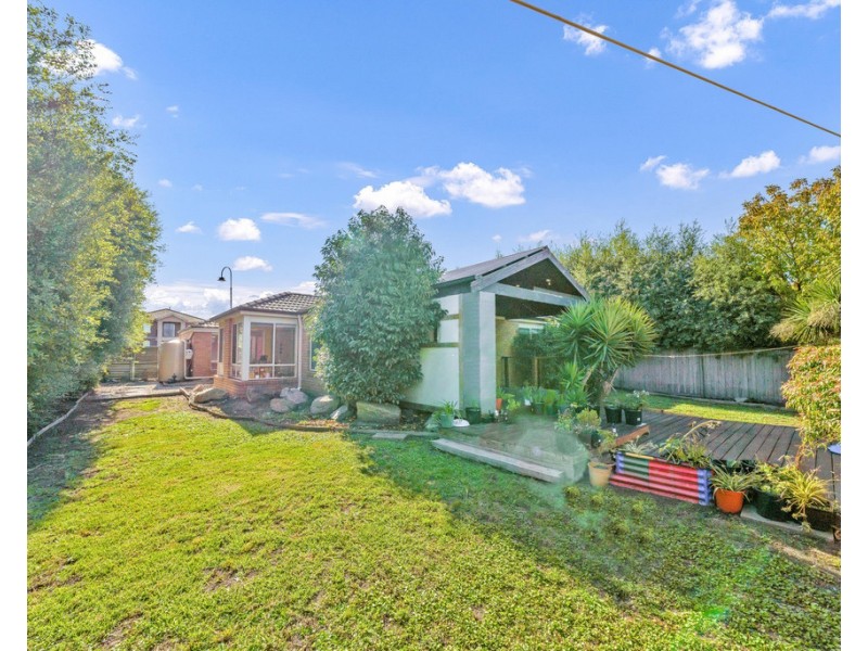 16 Melington Drive, Lyndhurst VIC 3975