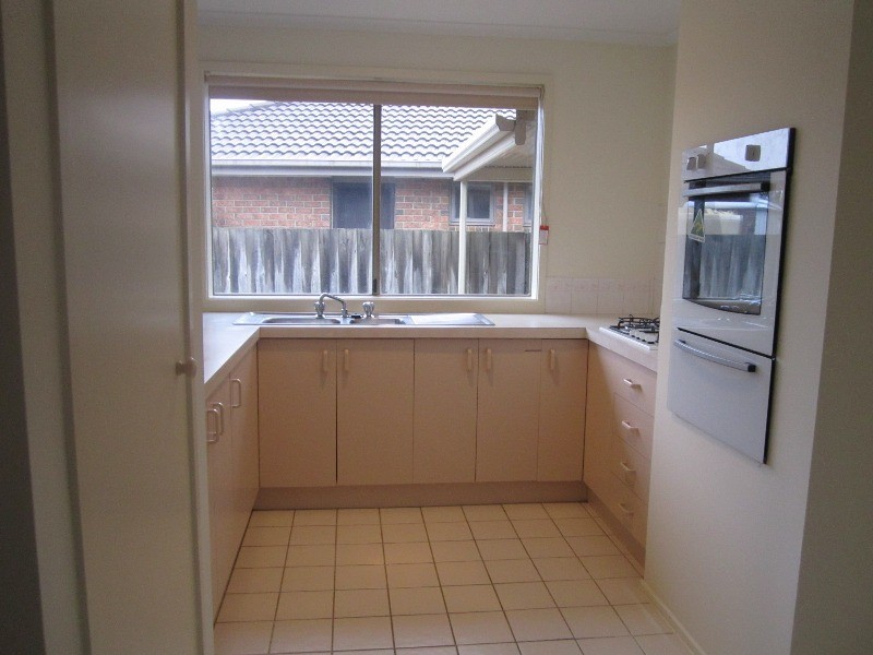 13 Cobungra Court, Hallam VIC 3803