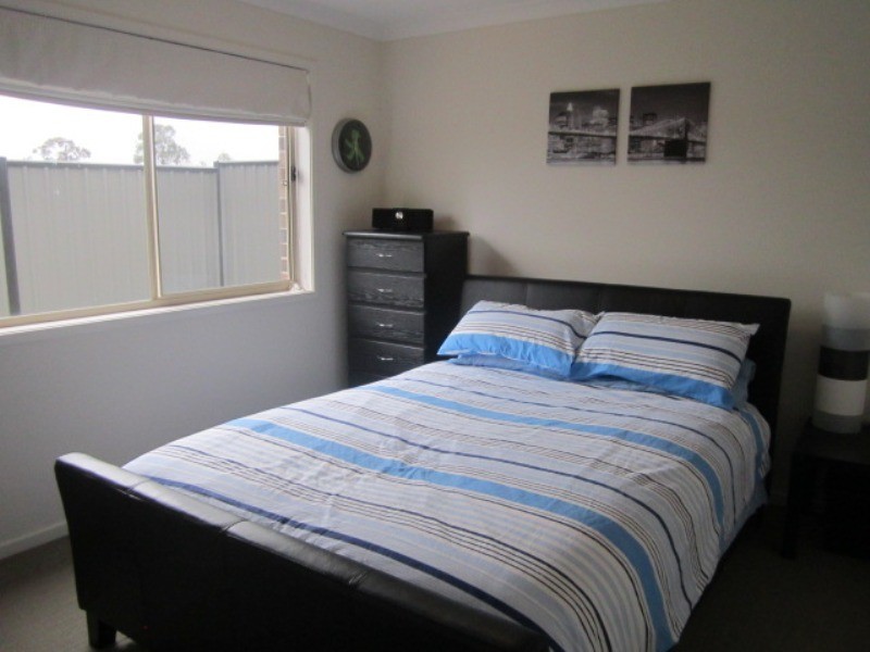 25 Falabela Road, Clyde North VIC 3978