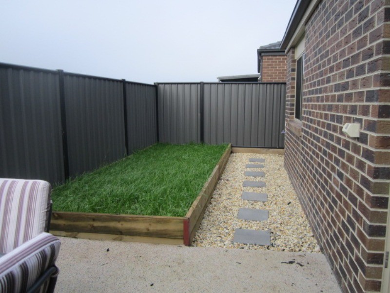 25 Falabela Road, Clyde North VIC 3978