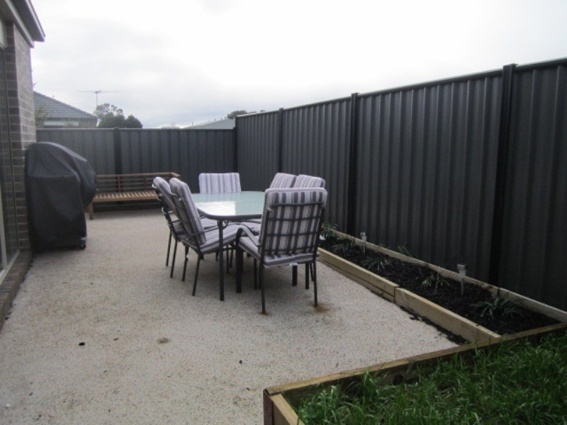 25 Falabela Road, Clyde North VIC 3978