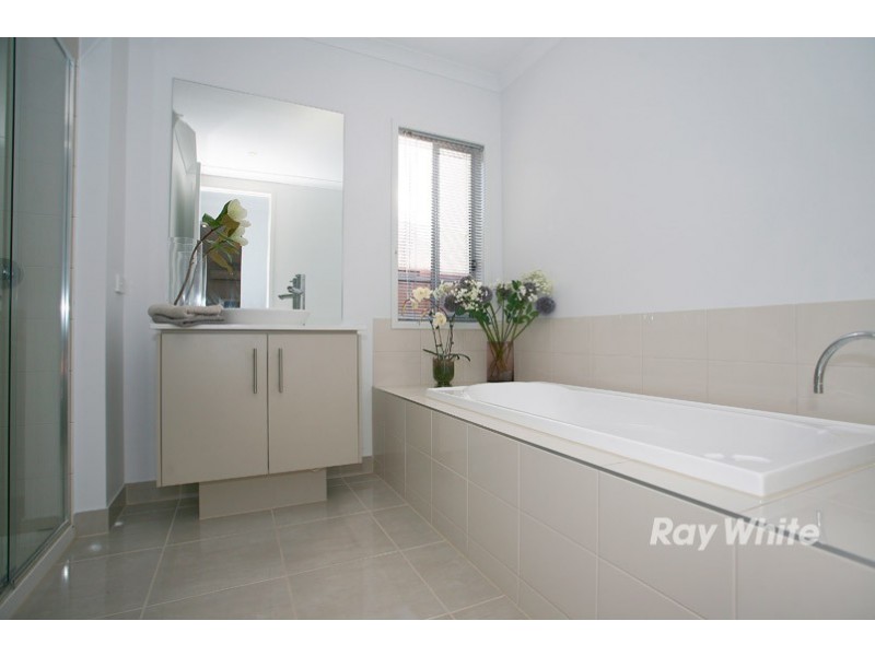 20 Jutland Close, Clyde North VIC 3978