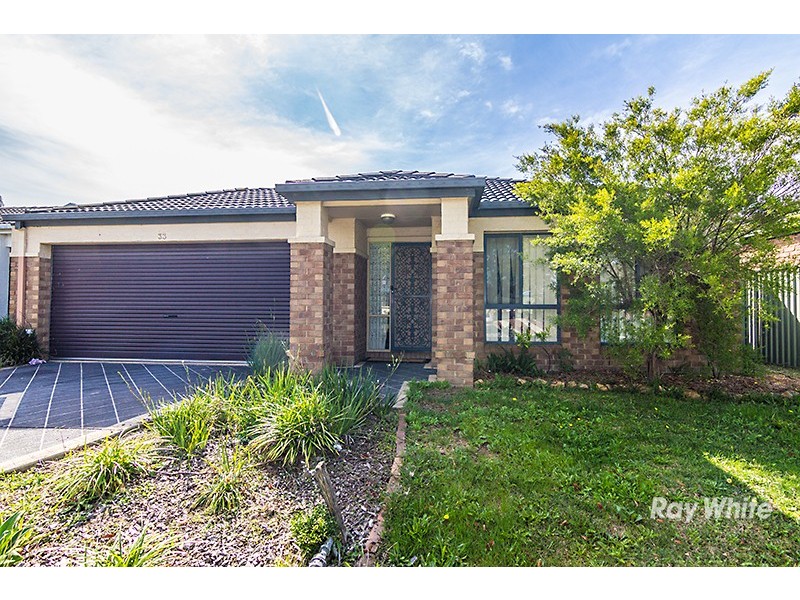 33 Masterton Place, Cranbourne East VIC 3977