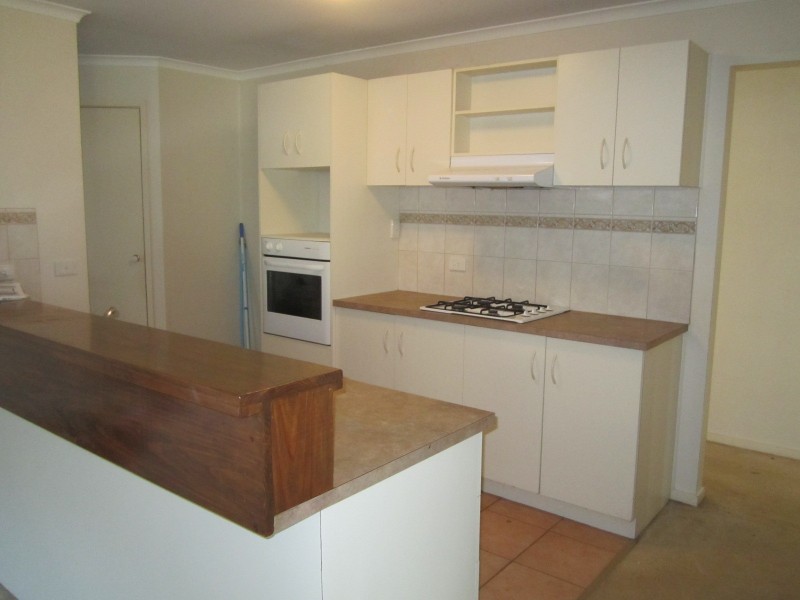 33 Masterton Place, Cranbourne East VIC 3977