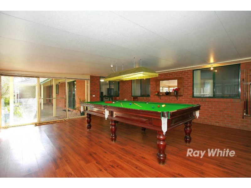 24 Berwick-Cranbourne Road, Cranbourne East VIC 3977