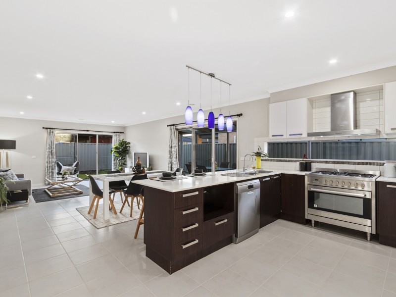 300 Casey Fields Boulevard, Cranbourne East VIC 3977