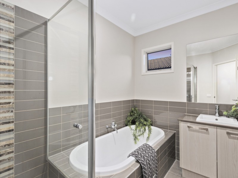 300 Casey Fields Boulevard, Cranbourne East VIC 3977