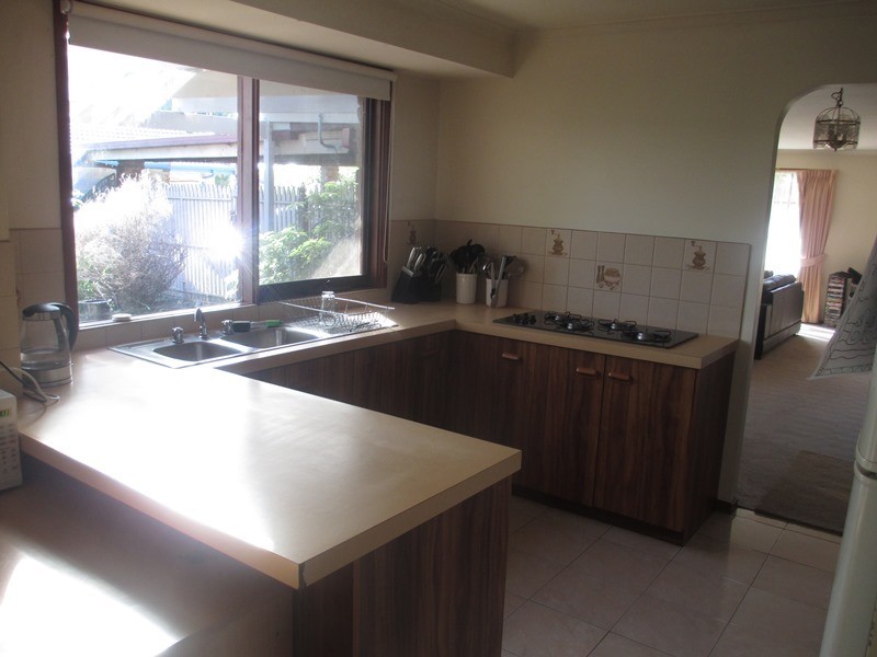 10 Heywood Crescent, Cranbourne North VIC 3977