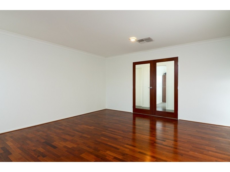 1 Bradford Drive, Cranbourne East VIC 3977